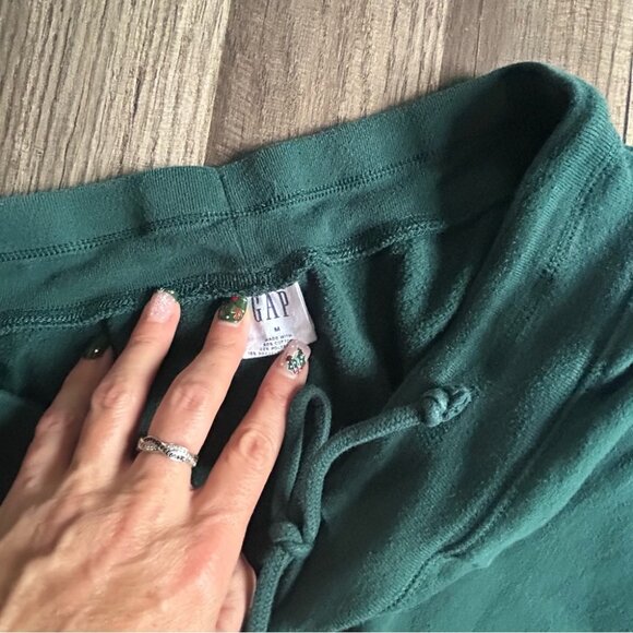GAP Women's Sweatpants Size Medium - Picture 3 of 3